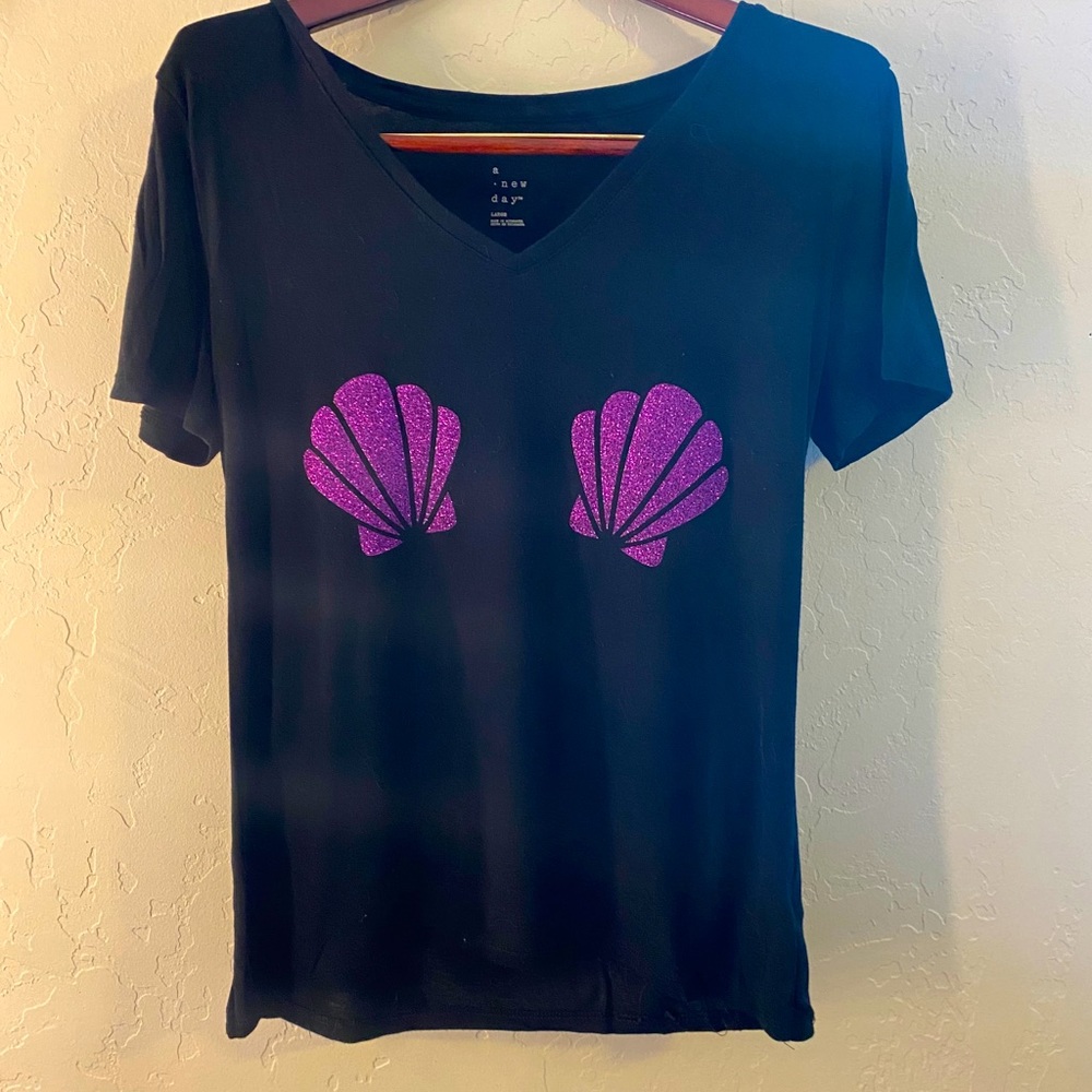 Mermaid shell-bra shirt